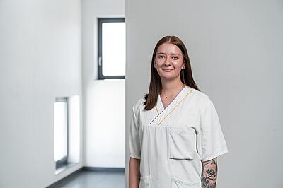 Celina Fleisch, stellvertretende Stationsleitung der Station 2C am St. Josefskrankenhaus Freiburg