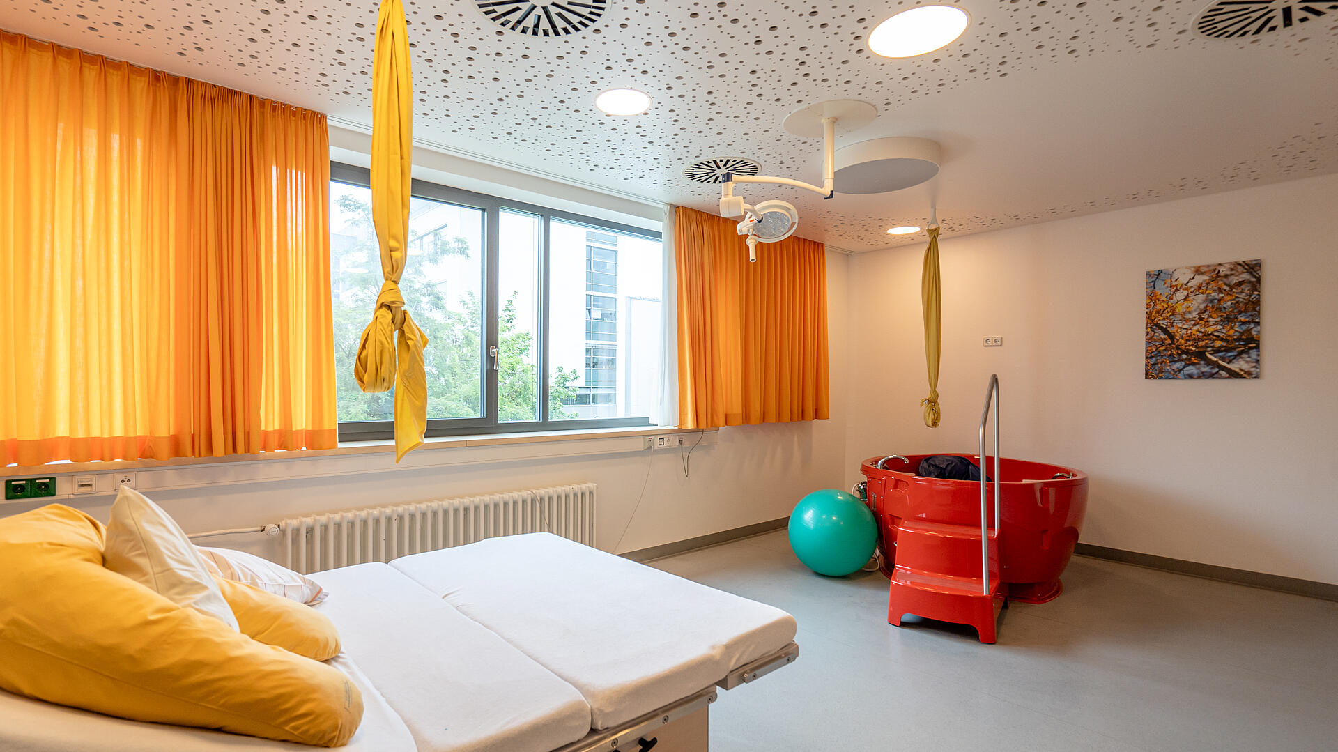 Kreißsaal gelb im St. Josefskrankenhaus Freiburg